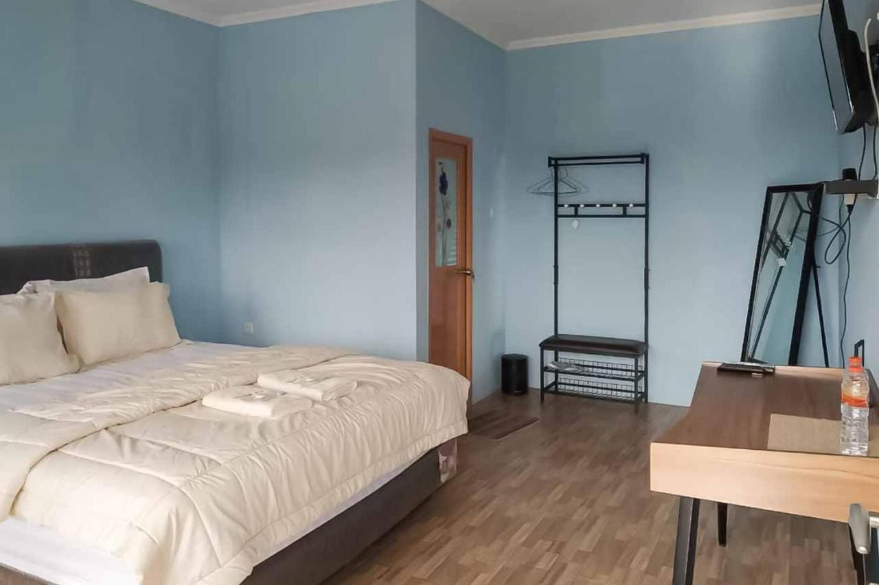 Kampung Abdi Resort Syariah Mitra Reddoorz Богор Екстериор снимка
